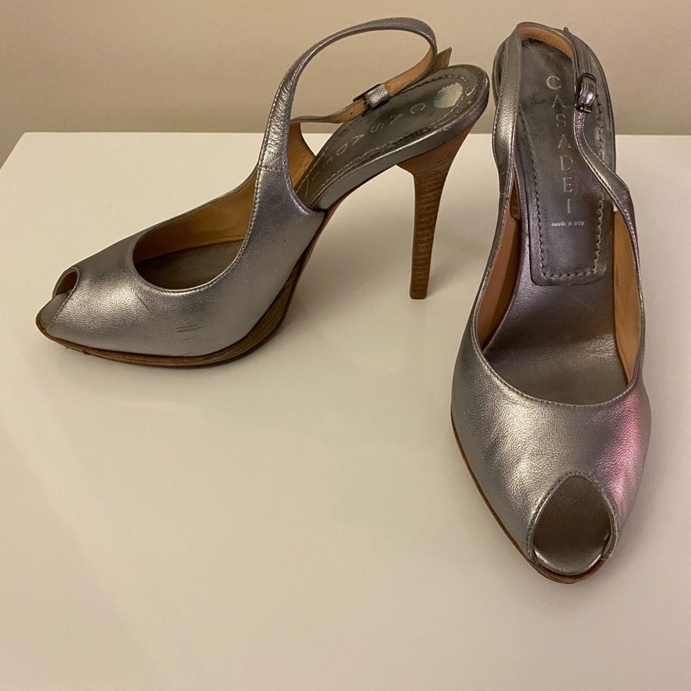 Casadei metallic pumps